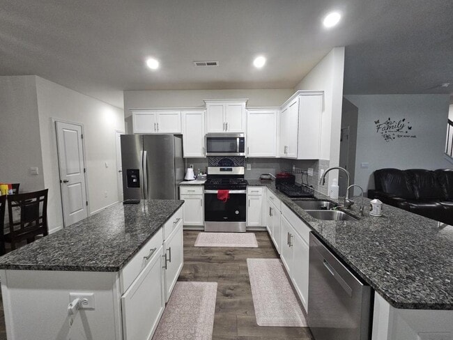Building Photo - 7424 Buckpasser Dr
