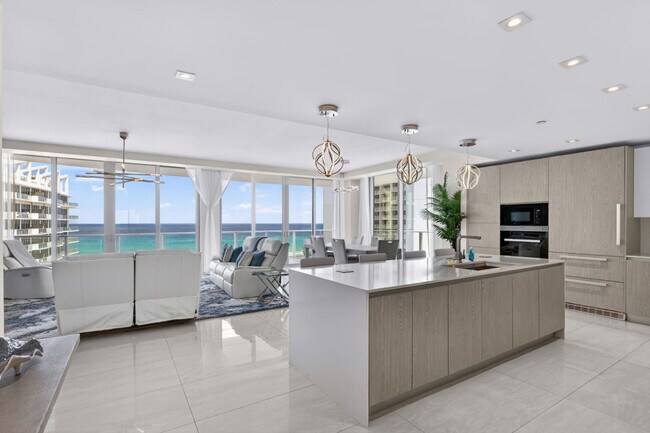 Building Photo - 3100 N Ocean Dr