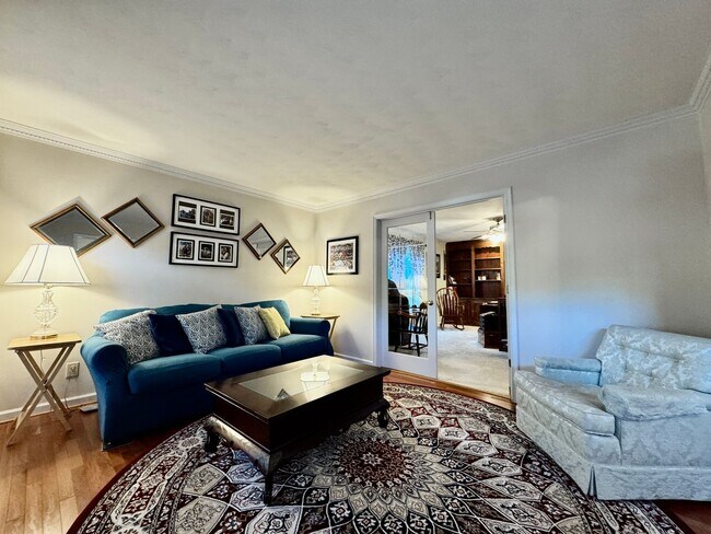 Building Photo - Fabulous 4-Bedroom Home w/2-Car Attached Garage! Dog Friendly - Screened Porch!