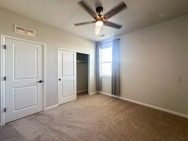 Building Photo - Alder Creek 3bd 2.5ba paired home for rent!