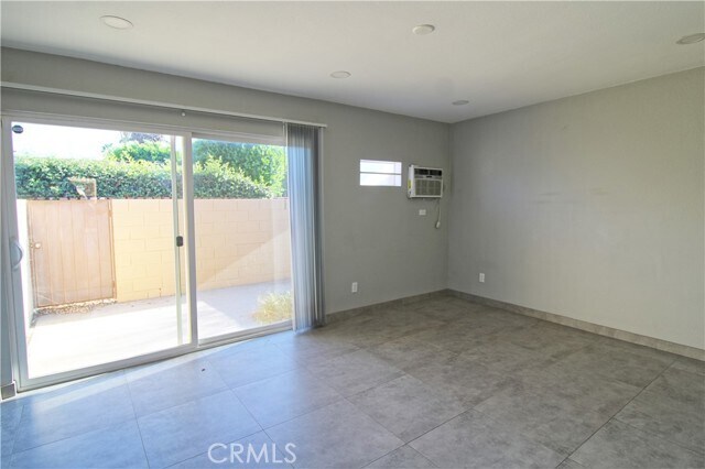 Building Photo - 707 E Chuckwalla Rd