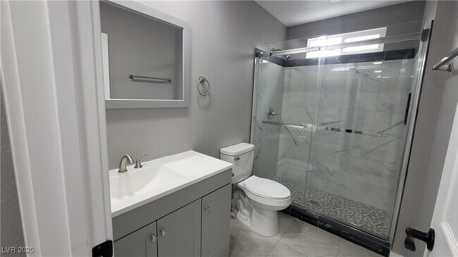 Building Photo - 2600 Sidonia Ave