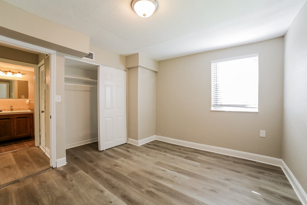 Building Photo - 1001 SW 25th Ave