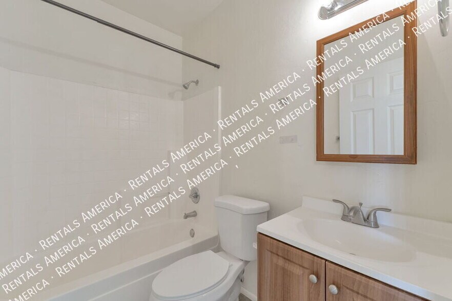 Building Photo - 7051 S 6th Ave