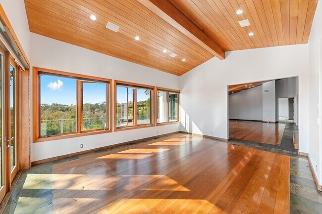 Building Photo - 27091 Sea Vista Dr