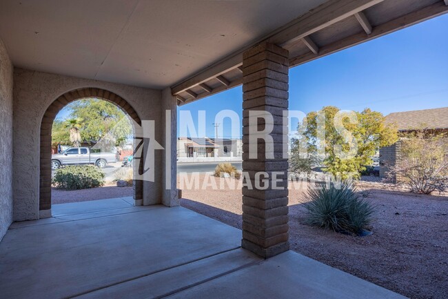 Building Photo - Great Home with NO HOA Located in Casa Grande