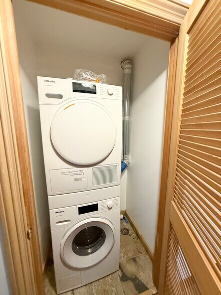 Building Photo - 12 Wigglesworth St