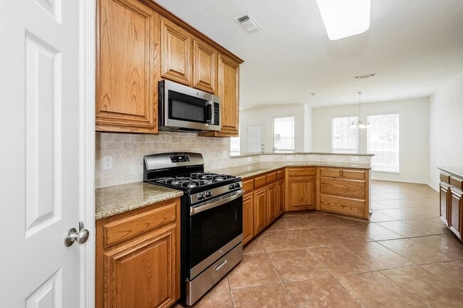 Building Photo - 8518 Sports Haven Dr