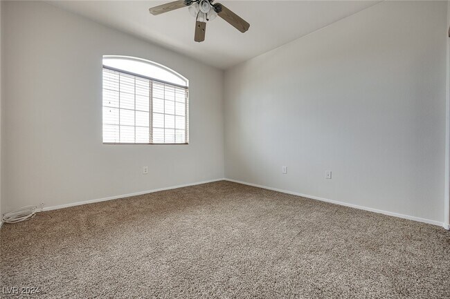 Building Photo - 75 N Valle Verde Dr