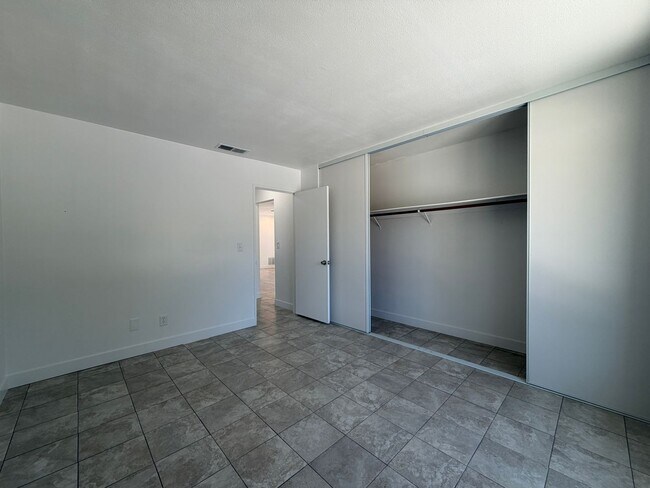 Building Photo - 228 Janan Ct