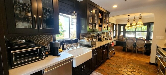Building Photo - Midtown Ventura 3+2 Single Family Home $52...