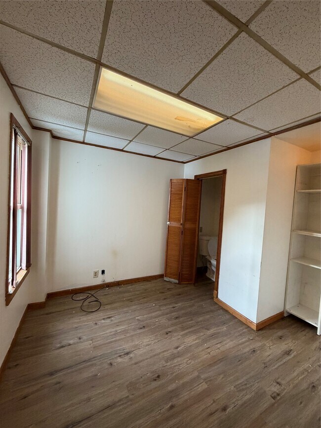 Building Photo - 65 Tompkins St