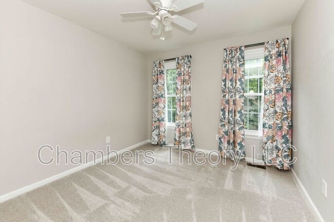 Building Photo - 12231 Westwood Hills Dr