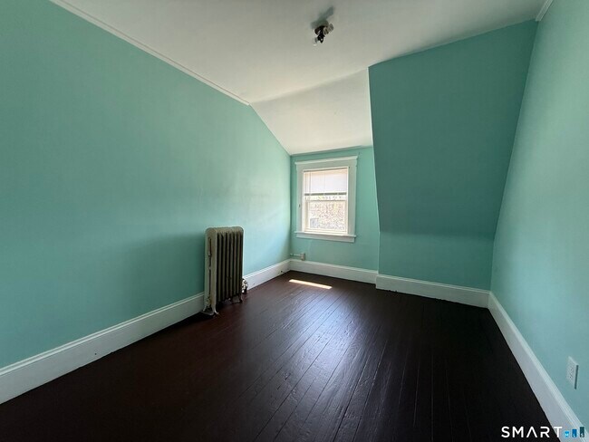 Building Photo - 140 Hynes Ave