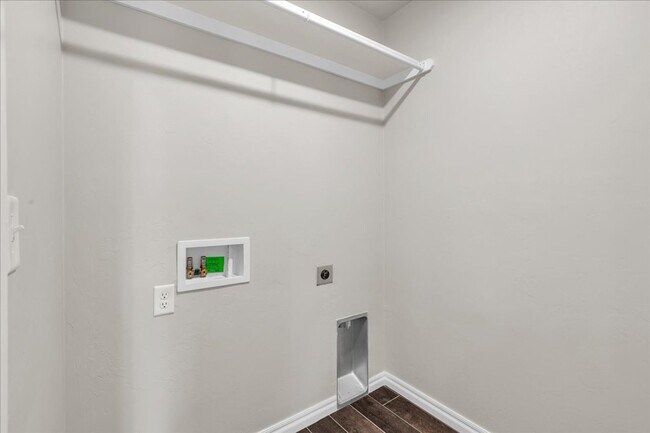 Building Photo - Adorable Brand New NE Edmond