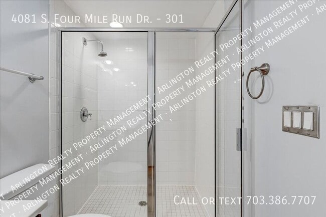 Building Photo - 4081 S Four Mile Run Dr