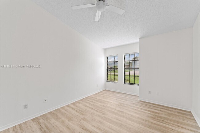 Building Photo - 3561 SW Carmody St