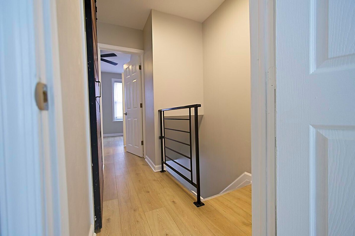 Building Photo - 1961 N Croskey St