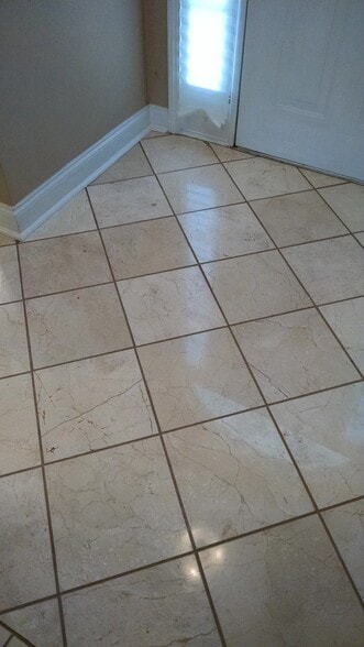 Foyer front entryway - 4803 Marion Ripley Rd