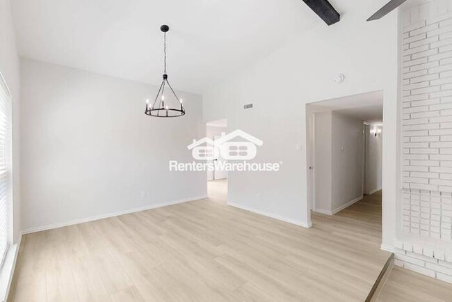 Building Photo - MOVE IN READY - 3BED/2BATH -  PLANO TEXAS