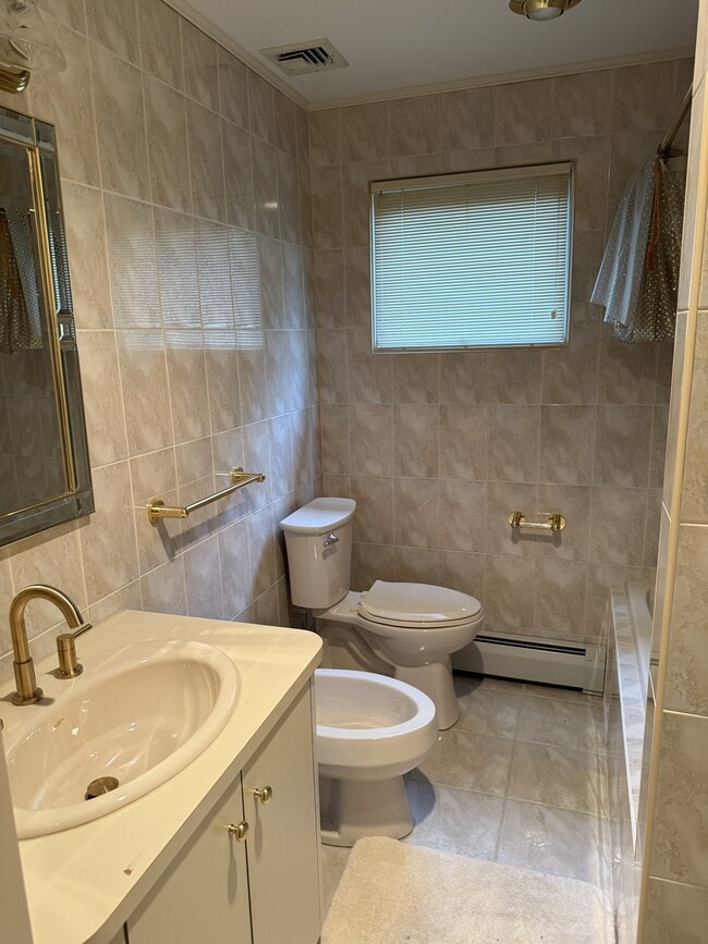 Building Photo - 52 Ostrum Rd