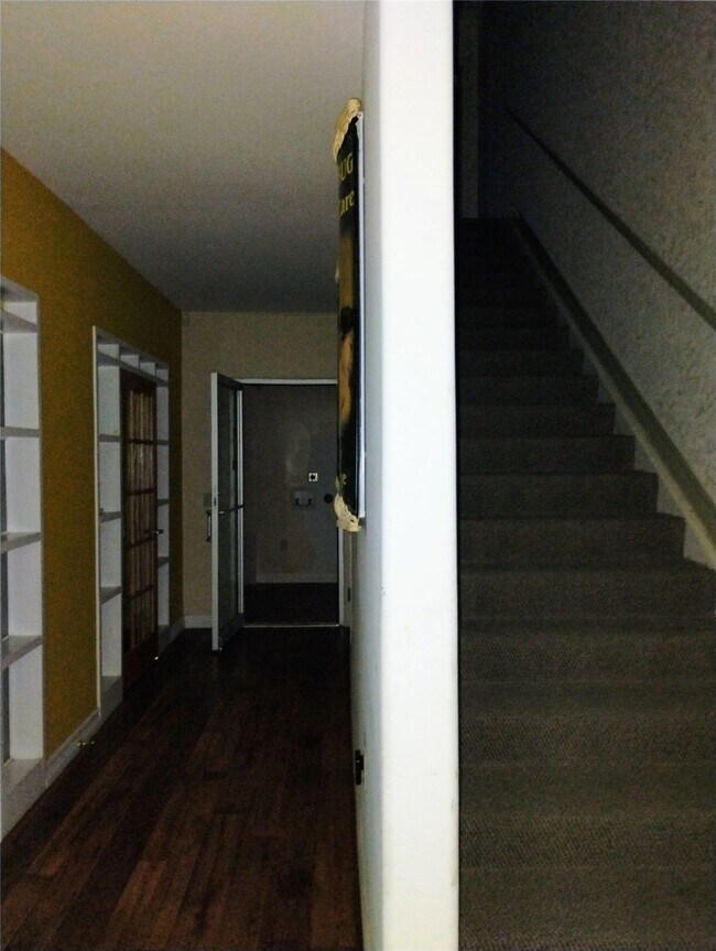 Building Photo - 9788 Clarewood Dr