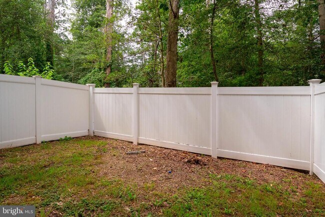 Building Photo - 7530 Stonehouse Run Dr