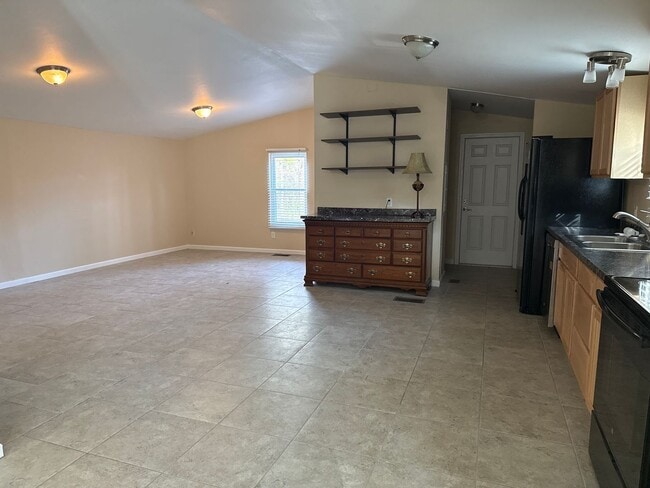 Building Photo - 2/2 Mobile Home Available to RENT