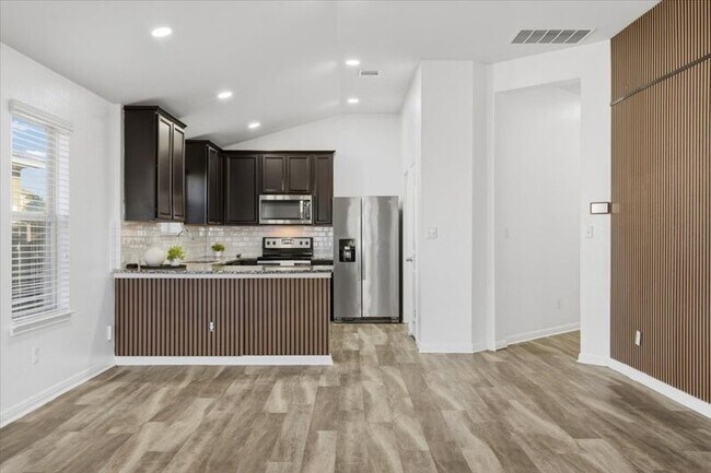 Building Photo - 19040 Kimberlite Dr