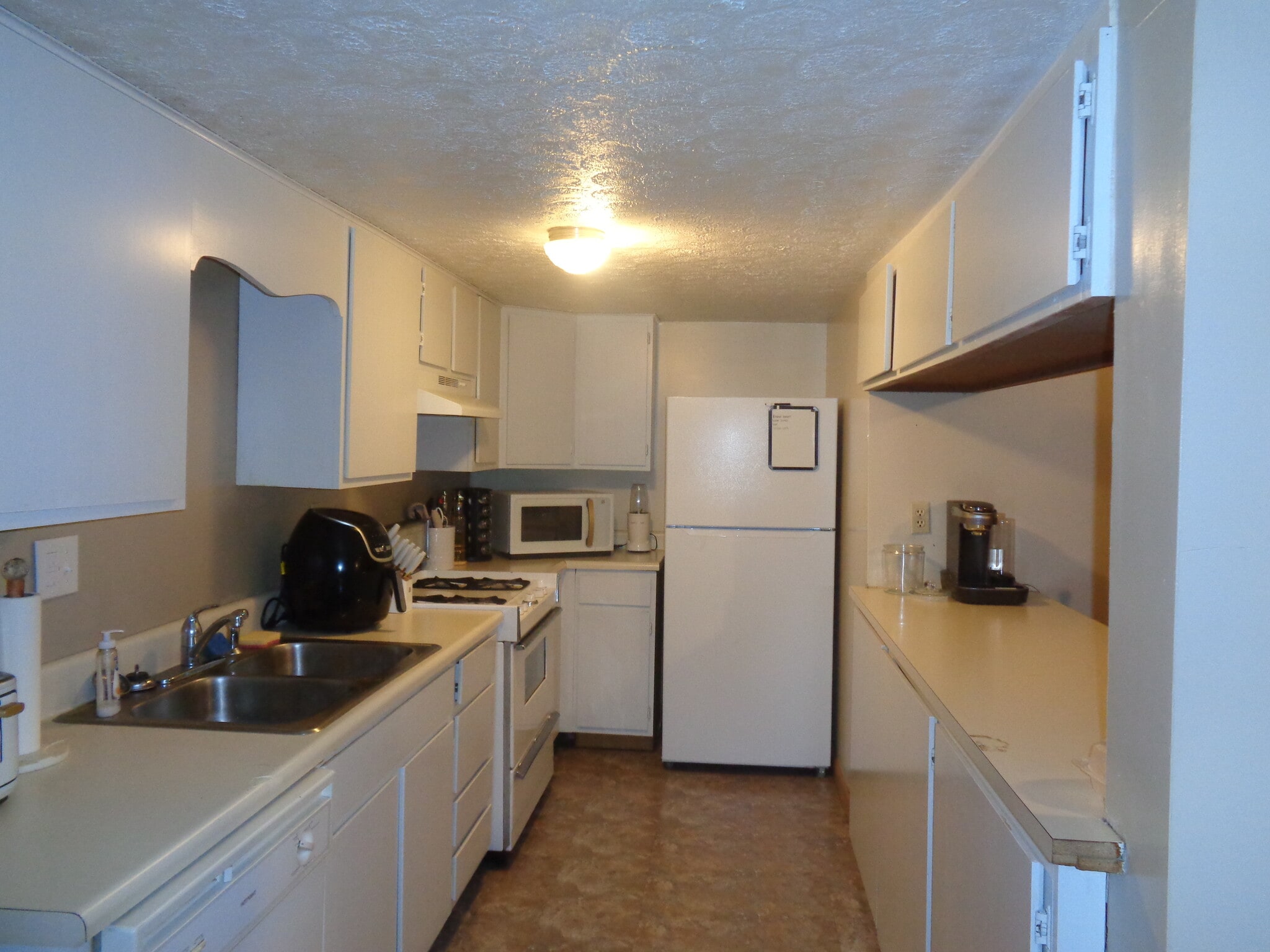Kitchen - 536 N Centre St