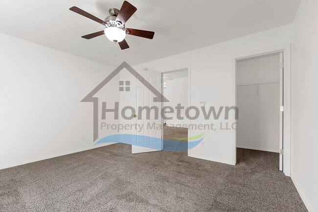 Building Photo - 3 Bedroom 2 Bathroom Home with Attached 2 Car Garage Available in Coeur d'Alene!