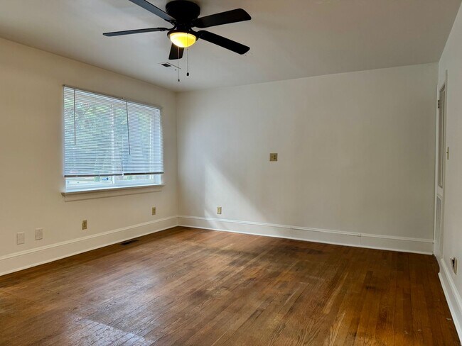 Building Photo - 1204 Duplin Rd