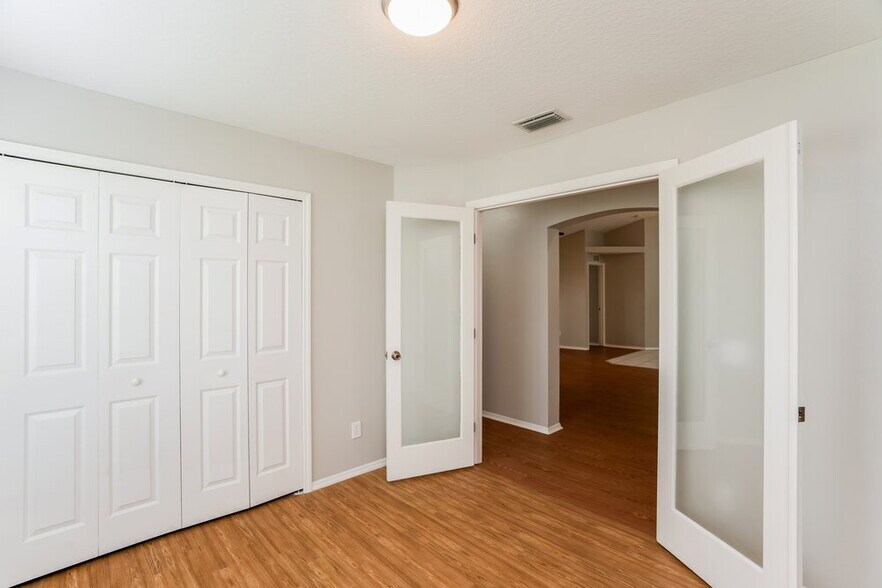 Building Photo - 4040 Kingsfield Dr