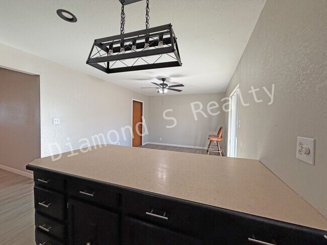 Building Photo - Charming 3 Bedroom Home with HUGE Shop!