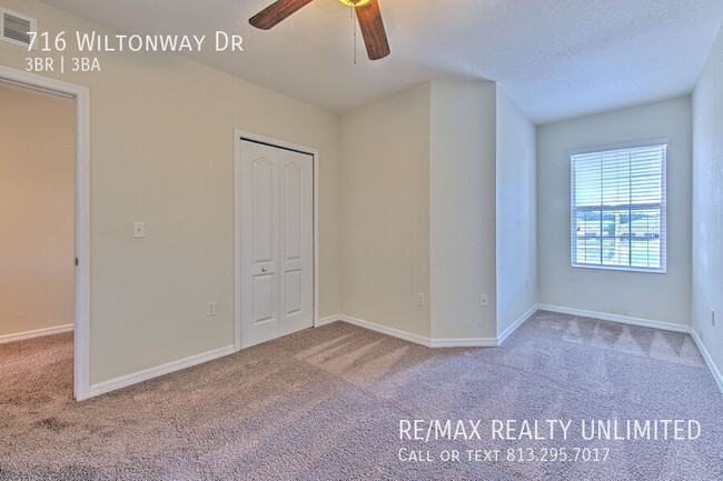 Building Photo - 716 Wiltonway Dr