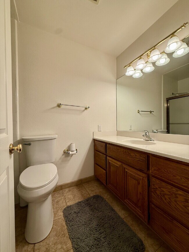 Building Photo - "Spacious 4-Bedroom Gem with 3 Full Baths in Cypress!"