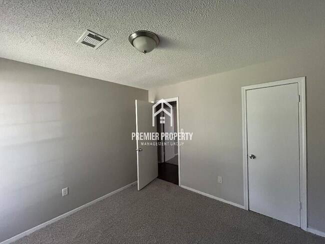 Building Photo - 10554 French Fort Dr