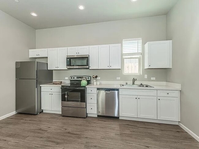 Building Photo - 6016 E Sussex Way