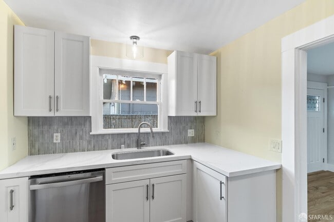 Building Photo - 689 43rd St