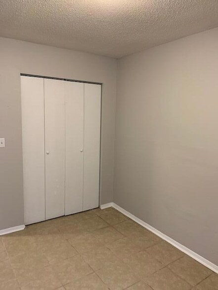 Building Photo - 210 Hendricks Blvd