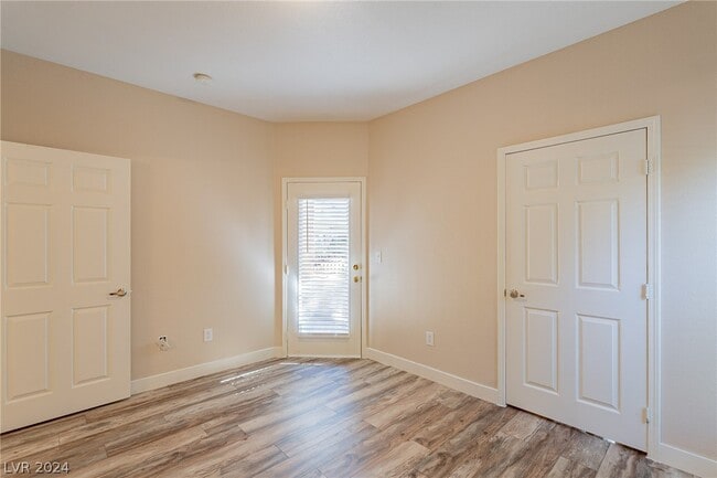 Building Photo - 8250 N Grand Canyon Dr