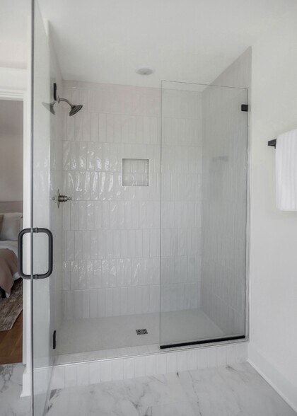 Building Photo - 207 S High St