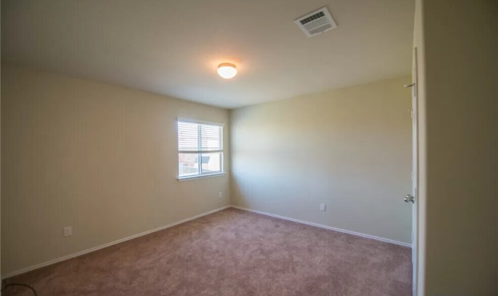 Building Photo - 3403 Cricklewood Dr