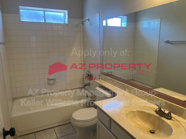 Building Photo - 7039 W Cameron Dr