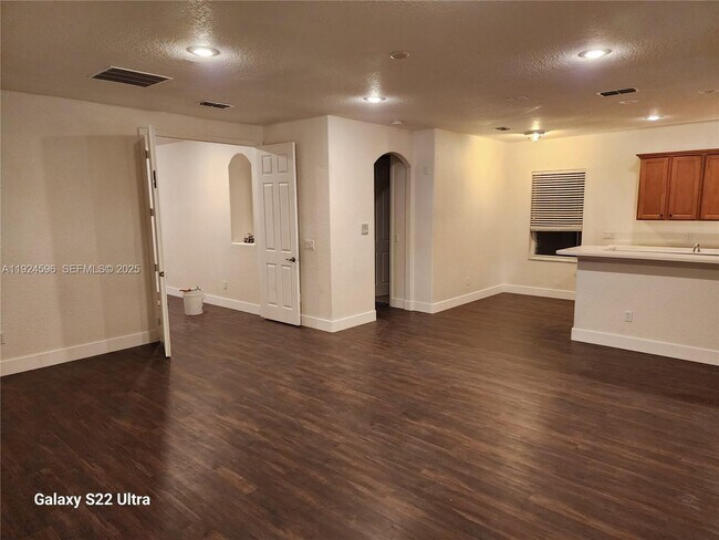 Building Photo - 2802 Quiet Water Trail