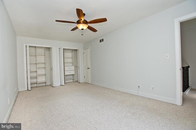 Building Photo - 126 E Chelsea Cir