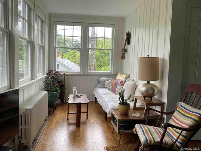 Building Photo - 161 W 15th Ave