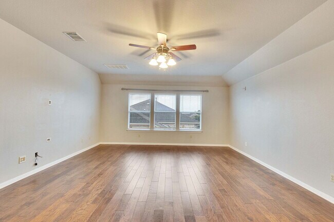 Building Photo - 7017 Via Dono Dr