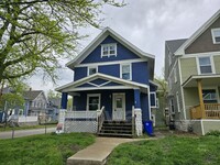 Building Photo - 1500 4th Ave SE