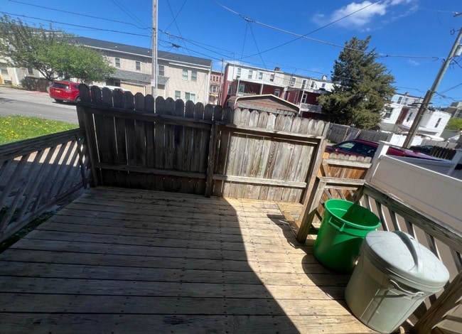 Building Photo - Beautiful 4 Bedroom, 1 Bath Home with Off-Street Parking!!